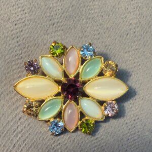 Flower Brooch Opaline Glass Rhinestone Floral Pin Gold Tone 1.5”